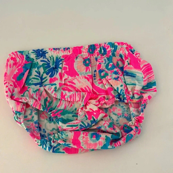 Lilly Pulitzer 
Baby shift and bloomers set - Picture 2 of 3